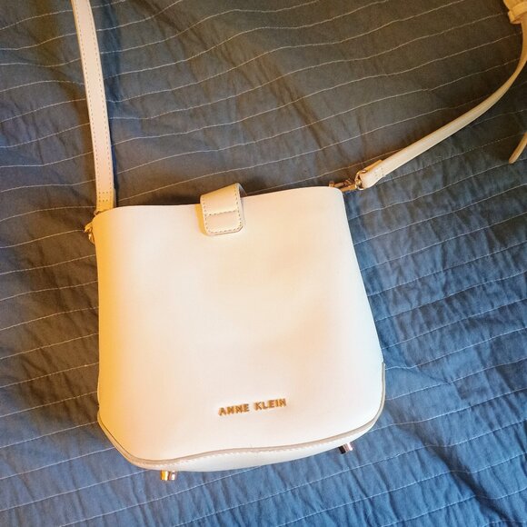 Anne Klein cross body - Picture 1 of 6